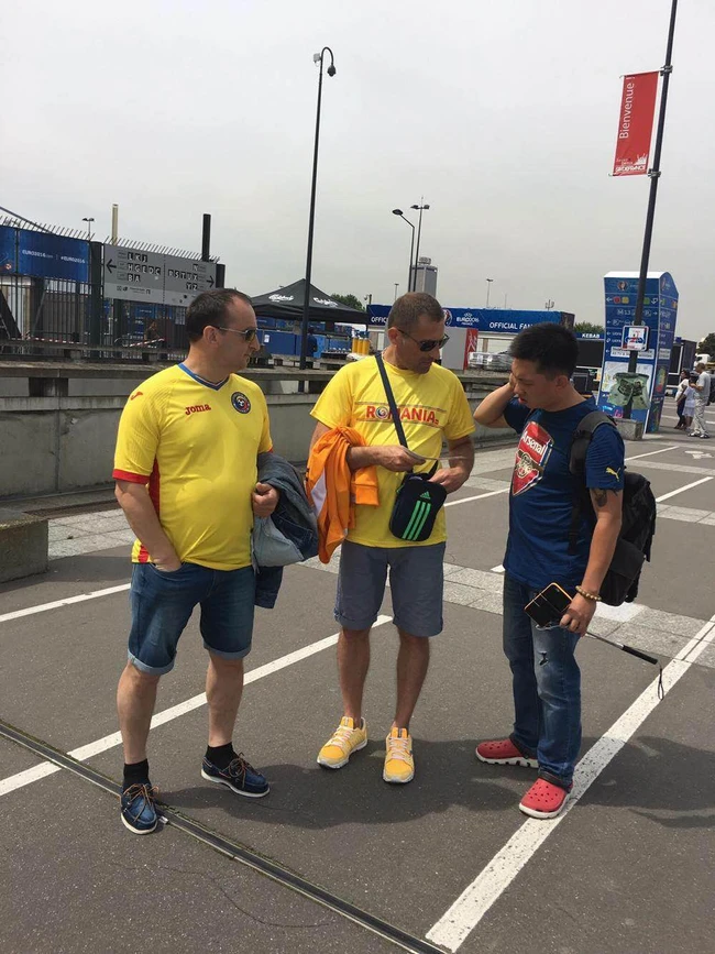 Móc túi, khủng bố… và những gian nan của phóng viên Việt Nam trên đường tác nghiệp Euro 2016 - Ảnh 2.