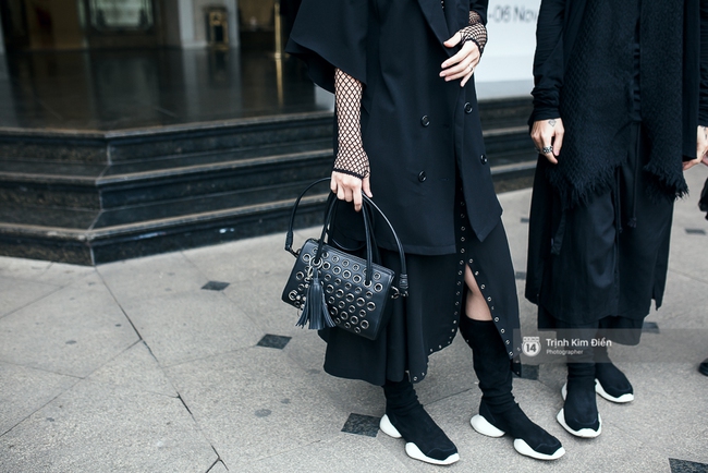 Street style Vietnam International Fashion Week ng&agrave;y đầu ti&ecirc;n: Mới khởi động nhưng đ&atilde; cực kỳ chất - Ảnh 13.