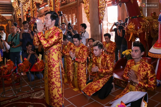 Các nghệ sĩ Việt đến thăm đền thờ Tổ trị giá 100 tỷ của Hoài Linh - Ảnh 2.