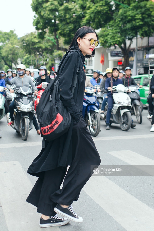 Street style Vietnam International Fashion Week ngày đầu tiên: Mới khởi động nhưng đã cực kỳ chất - Ảnh 11.