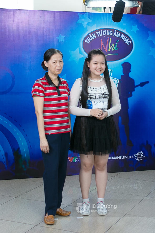 Isaac mặc &aacute;o chấm bi, tỏa s&aacute;ng b&ecirc;n T&oacute;c Ti&ecirc;n, Văn Mai Hương - Ảnh 11.