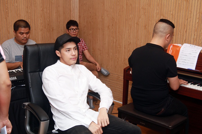 Noo Phước Thịnh bận rộn từ s&aacute;ng sớm đến tối mịt chuẩn bị cho liveshow - Ảnh 6.
