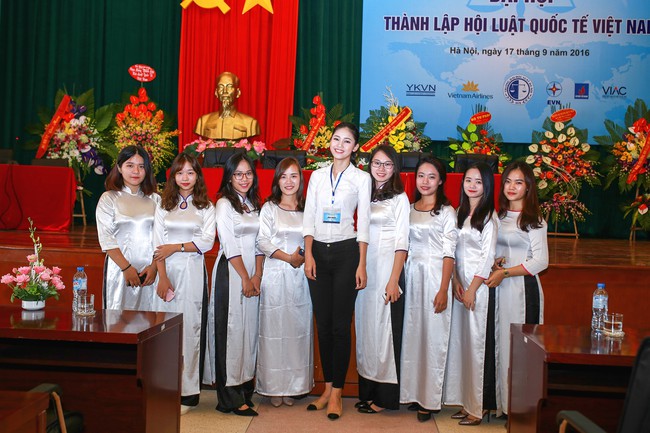 &Aacute; hậu Thanh T&uacute; vinh dự trở th&agrave;nh th&agrave;nh vi&ecirc;n Hội luật Quốc tế Việt Nam - Ảnh 5.