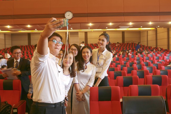 &Aacute; hậu Thanh T&uacute; vinh dự trở th&agrave;nh th&agrave;nh vi&ecirc;n Hội luật Quốc tế Việt Nam - Ảnh 4.