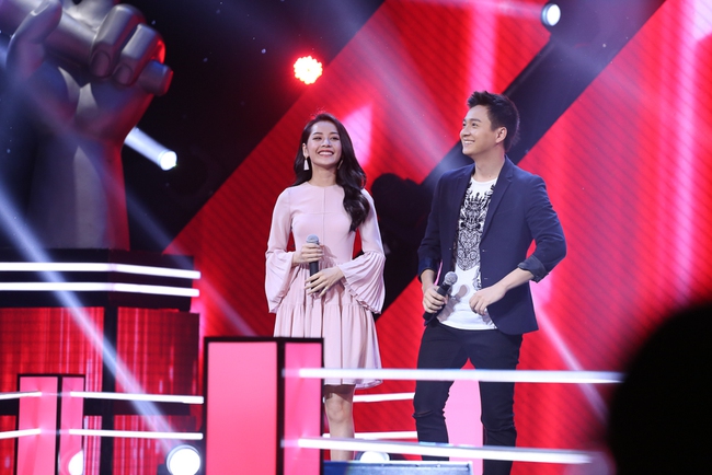 The Voice Kids: Đ&ocirc;ng Nhi - Noo Phước Thịnh nước mắt đầm đ&igrave;a khi phải loại học tr&ograve; - Ảnh 1.