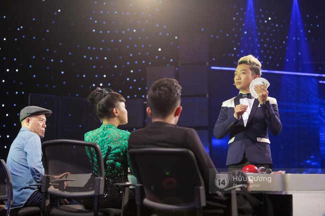 Got Talent: Gi&aacute;m khảo l&uacute;ng t&uacute;ng khi phải loại c&ocirc; Th&uacute;y b&igrave;nh tĩnh sống - Ảnh 22.