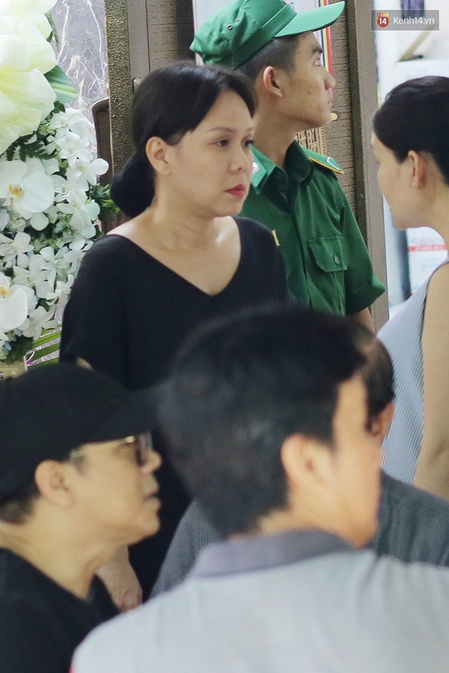 Thành Lộc, Hữu Châu và đồng nghiệp xúc động viếng tang lễ NSND Thanh Tòng - Ảnh 17.