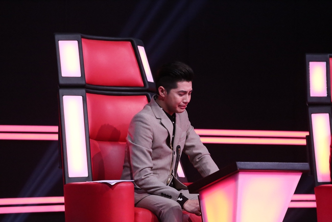 The Voice Kids: Đ&ocirc;ng Nhi - Noo Phước Thịnh nước mắt đầm đ&igrave;a khi phải loại học tr&ograve; - Ảnh 4.