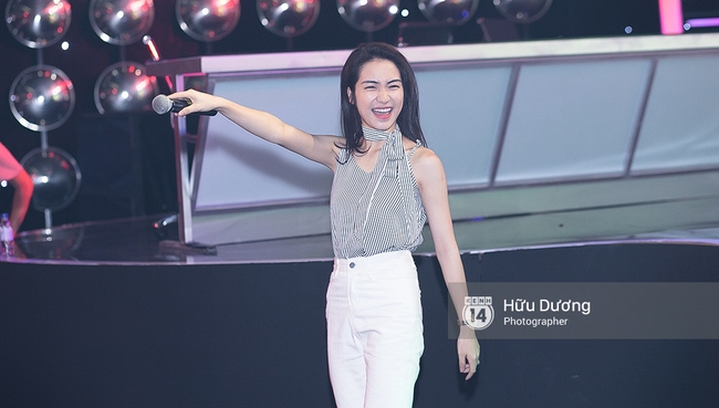 H&ograve;a Minzy quậy hết cỡ giữa tin đồn bị loại khỏi Gương mặt th&acirc;n quen - Ảnh 2.
