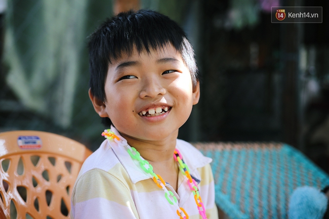 Cảnh sống thiếu trước hụt sau của hai anh em khuyết tật c&ugrave;ng mẹ l&ecirc;n S&agrave;i G&ograve;n b&aacute;n v&eacute; số mưu sinh - Ảnh 8.