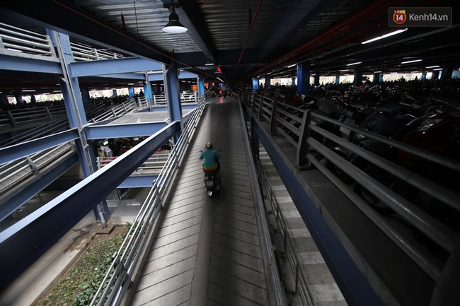 Cận cảnh nhà xe 550 tỷ với 7 tầng và khu thương mại sầm uất ở sân bay Tân Sơn Nhất - Ảnh 5.