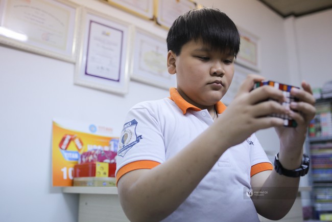 Thần đồng to&aacute;n học 11 tuổi: Phần thưởng nếu gi&agrave;nh giải cao l&agrave; được ngủ với mẹ v&agrave; th&ecirc;m 10 ngh&igrave;n ti&ecirc;u vặt - Ảnh 6.