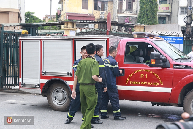 Thí sinh khắp cả nước bước vào ngày thi thứ 2 với môn Văn - Ảnh 6.