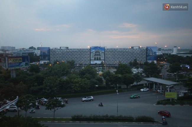 Cận cảnh nhà xe 550 tỷ với 7 tầng và khu thương mại sầm uất ở sân bay Tân Sơn Nhất - Ảnh 1.
