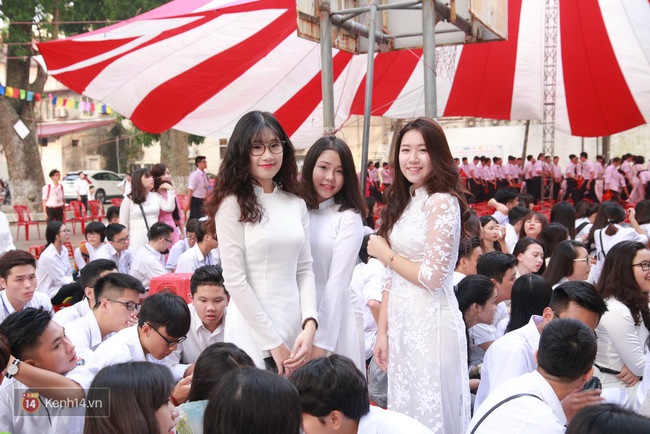 Học sinh Hà Nội và Sài Gòn cực hào hứng trong ngày khai giảng - Ảnh 12.