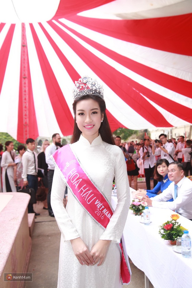 Hoa hậu Mỹ Linh xuất hiện rạng rỡ  tham dự lễ khai giảng tại trường Việt Đức - Ảnh 13.