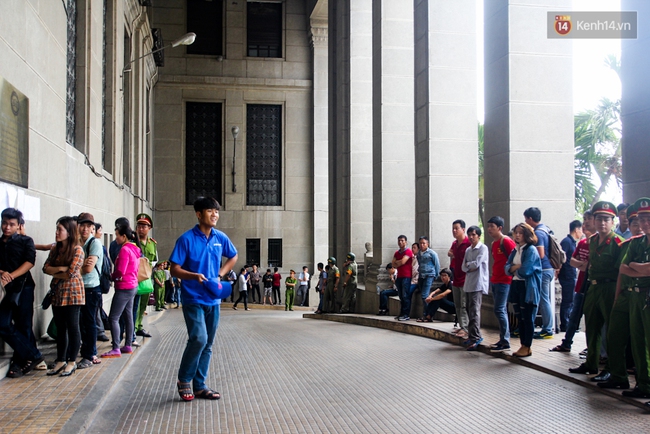 Vượt g&acirc;̀n 200km l&ecirc;n Sài Gòn mua tờ ti&ecirc;̀n 100 đ&ocirc;̀ng nhưng v&acirc;̃n v&ecirc;̀ tay kh&ocirc;ng - Ảnh 1.