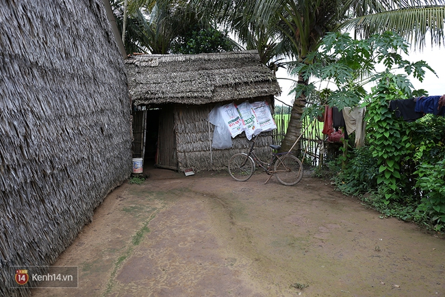Gia cảnh nhà Tùng Sơn: Ở nhà đất, lợp mái lá, vẫn cố cho con 50 nghìn lên Sài Gòn - Ảnh 5.