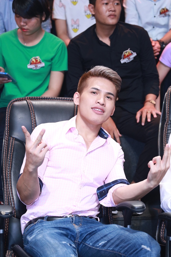 Clip: B&iacute;ch Phương - Hương Giang Idol gặp nhau l&agrave; kh&ugrave;ng - Ảnh 9.