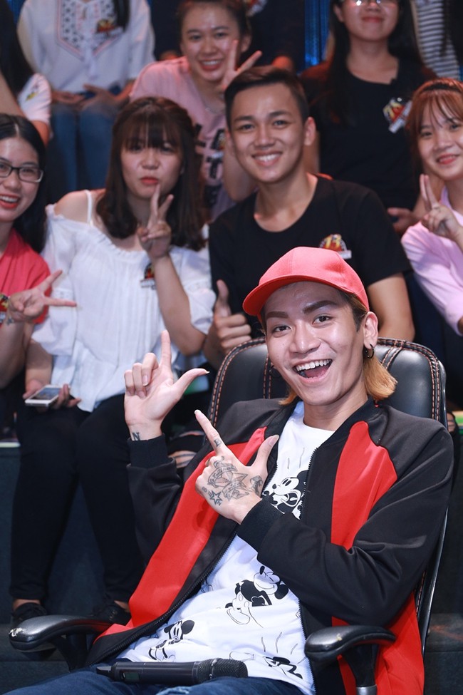 Clip: B&iacute;ch Phương - Hương Giang Idol gặp nhau l&agrave; kh&ugrave;ng - Ảnh 10.