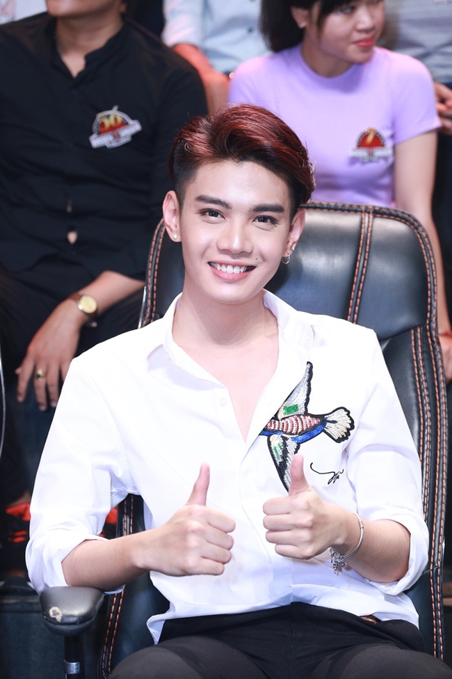 Clip: B&iacute;ch Phương - Hương Giang Idol gặp nhau l&agrave; kh&ugrave;ng - Ảnh 11.