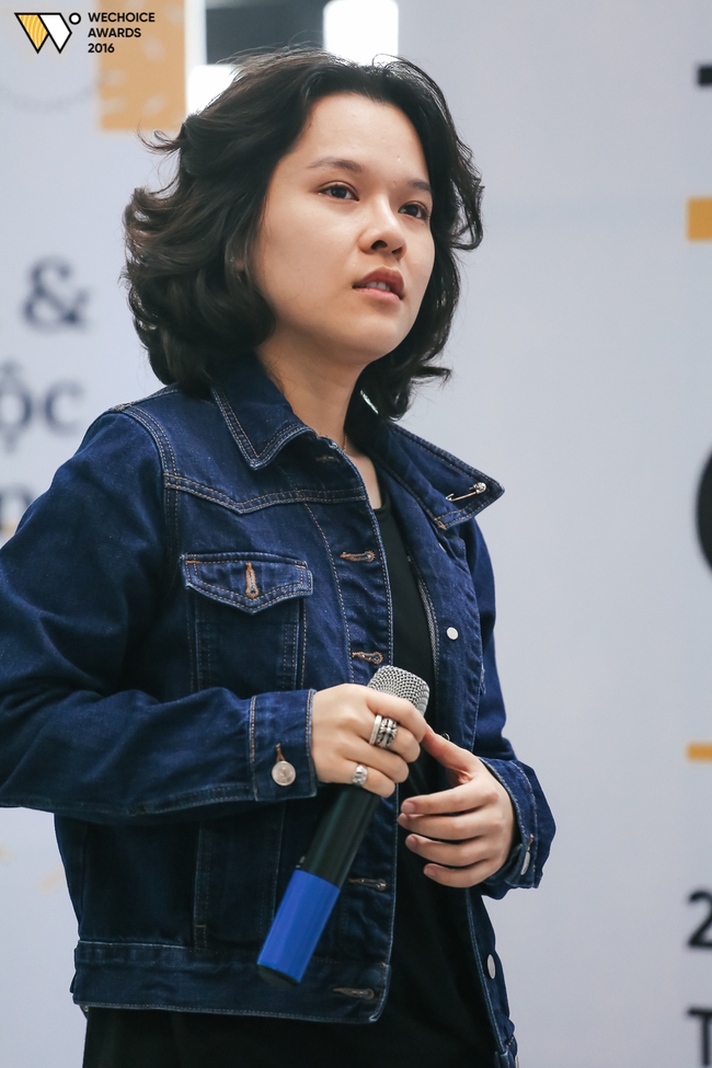 Clip: Tiên Tiên gây thích thú khi lần đầu hát ca khúc mới tại sự kiện Wetalk - Ảnh 4.