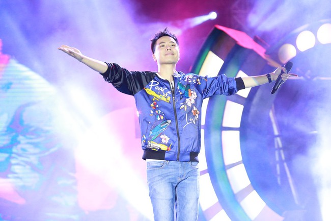 Sơn T&ugrave;ng nhoi hết cỡ khi l&agrave;m B-boy trước 15.000 fan Hải Ph&ograve;ng - Ảnh 25.