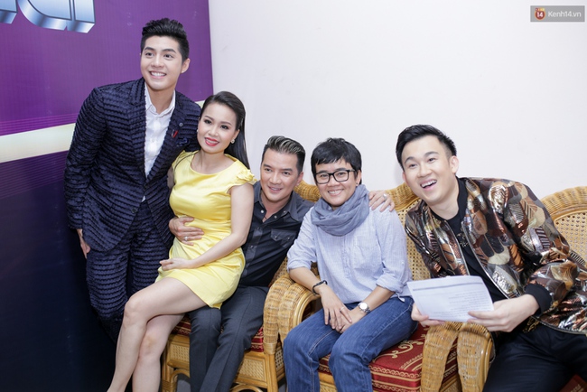 Noo Phước Thịnh tươi r&oacute;i, tự tin l&agrave;m HLV b&ecirc;n c&aacute;c d&agrave;n sao gạo cội - Ảnh 10.