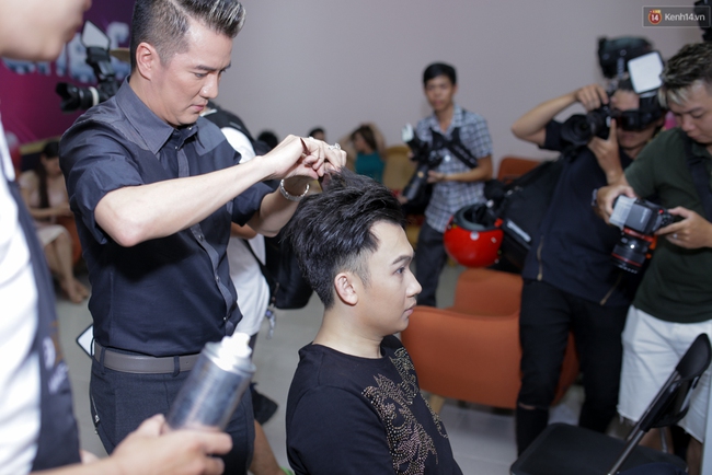 Noo Phước Thịnh tươi r&oacute;i, tự tin l&agrave;m HLV b&ecirc;n c&aacute;c d&agrave;n sao gạo cội - Ảnh 13.
