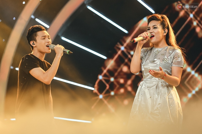 Chung kết Vietnam Idol: Thu Minh xông lên sân khấu đọ giọng với Janice - Ảnh 14.