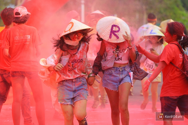 Qu&aacute; vui, qu&aacute; s&ocirc;i động với h&agrave;ng ngh&igrave;n bạn trẻ tại đường chạy La Vie Color Me Run - Ảnh 30.