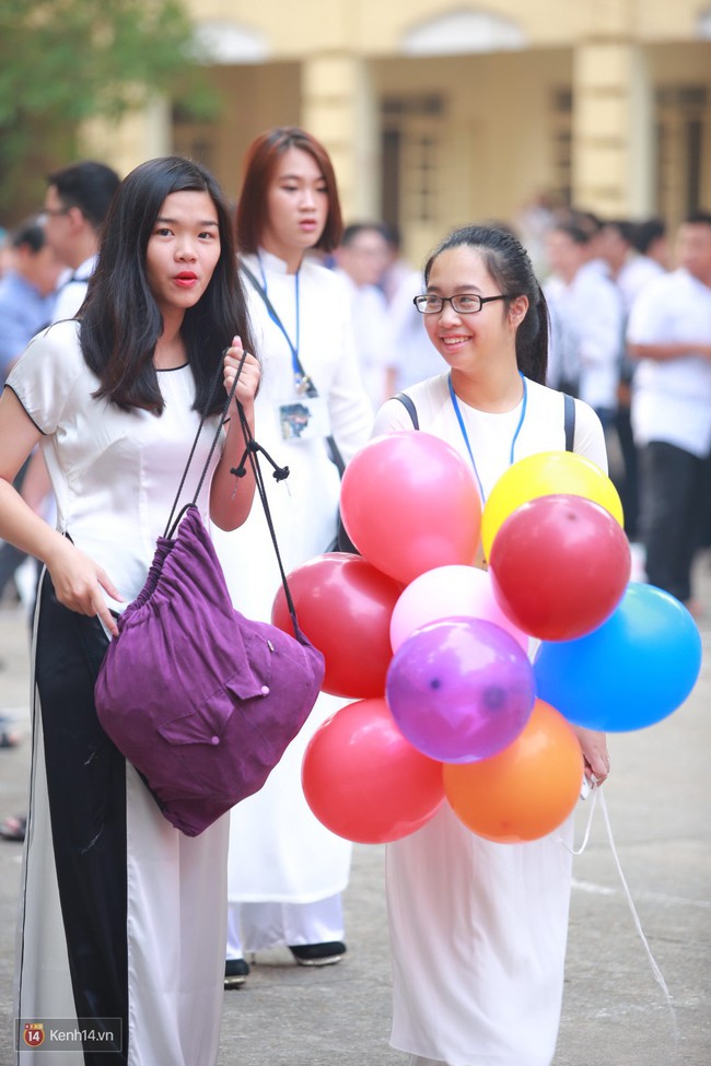 Học sinh H&agrave; Nội v&agrave; S&agrave;i G&ograve;n cực h&agrave;o hứng trong ng&agrave;y khai giảng - Ảnh 6.