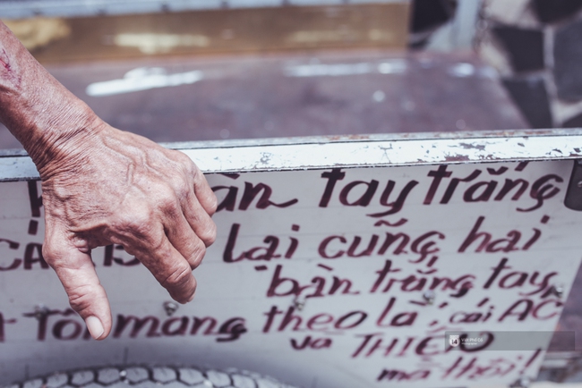 Chuyện đời của &ocirc;ng l&atilde;o 30 năm đạp xe ba g&aacute;c nu&ocirc;i con th&agrave;nh t&agrave;i ở S&agrave;i G&ograve;n - Ảnh 6.