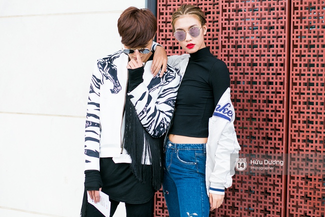 Chẳng cần lồng lộn, Tóc Tiên vẫn sexy cực kì ở khu vực street style của Vietnam International Fashion Week - Ảnh 6.