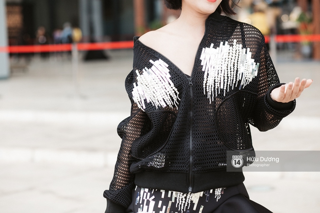 Chẳng cần lồng lộn, Tóc Tiên vẫn sexy cực kì ở khu vực street style của Vietnam International Fashion Week - Ảnh 10.