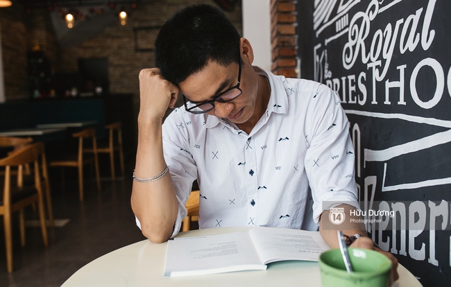 Nh&agrave; thơ Nguyễn Phong Việt: Y&ecirc;u đ&atilde; đủ để hiểu cuối c&ugrave;ng cũng chỉ c&ograve;n c&oacute; gia đ&igrave;nh l&agrave; điều qu&yacute; gi&aacute; nhất! - Ảnh 10.