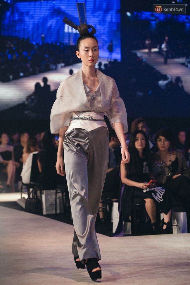 Chẳng ai có thể ngờ Hoa hậu Kỳ Duyên xuất hiện trên sàn catwalk Elle Show 2016! - Ảnh 7.