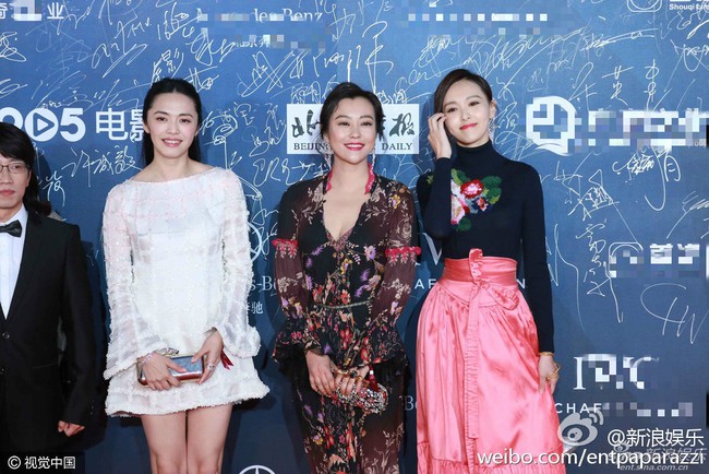 Đường Y&ecirc;n rạng rỡ b&ecirc;n trai đẹp Chung H&aacute;n Lương - Lee Min Ho tr&ecirc;n thảm đỏ LHP quốc tế Bắc Kinh - Ảnh 9.