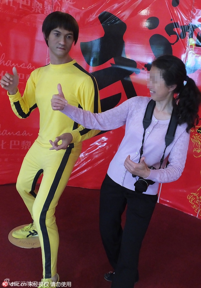 Lại cười ngất với loạt tượng s&aacute;p xấu ph&aacute;t hoảng của c&aacute;c ng&ocirc;i sao - Ảnh 3.