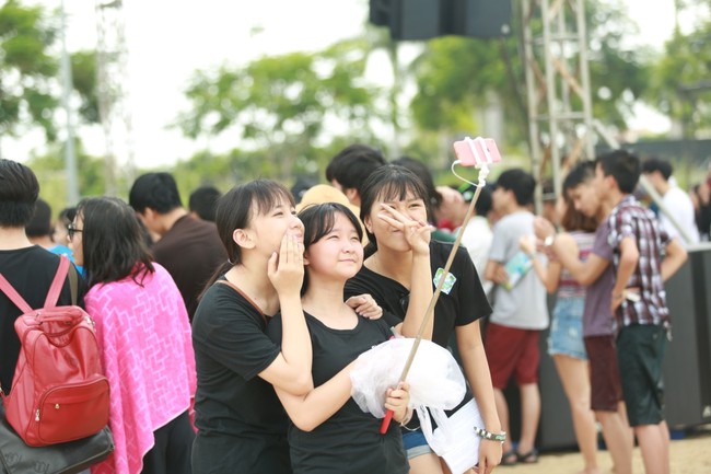 Những c&ocirc; n&agrave;ng xinh đẹp của Đ&agrave; Nẵng đ&atilde; tập trung ở đ&acirc;y trong m&ugrave;a h&egrave; n&agrave;y - Ảnh 2.
