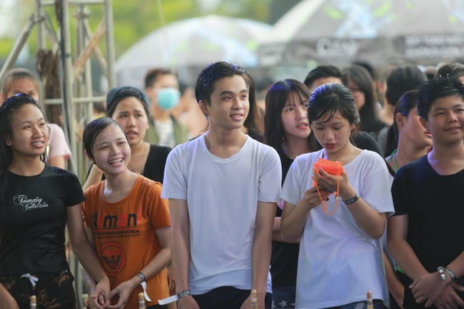 Những c&ocirc; n&agrave;ng xinh đẹp của Đ&agrave; Nẵng đ&atilde; tập trung ở đ&acirc;y trong m&ugrave;a h&egrave; n&agrave;y - Ảnh 6.