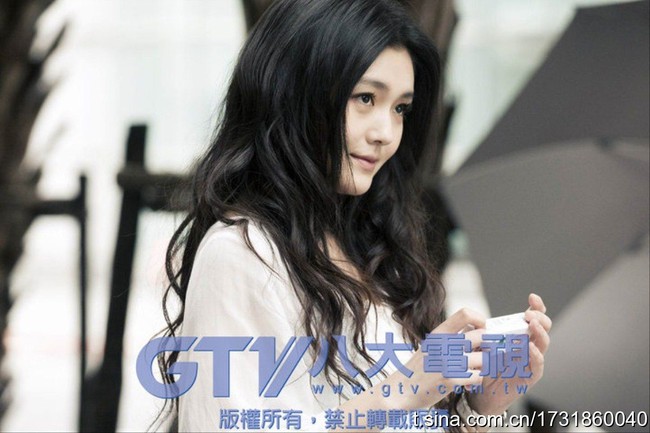 D&agrave;n sao Bong b&oacute;ng m&ugrave;a h&egrave;: Người sự nghiệp ch&oacute;t v&oacute;t, kẻ lặn ngụp giữa biển sao - Ảnh 2.