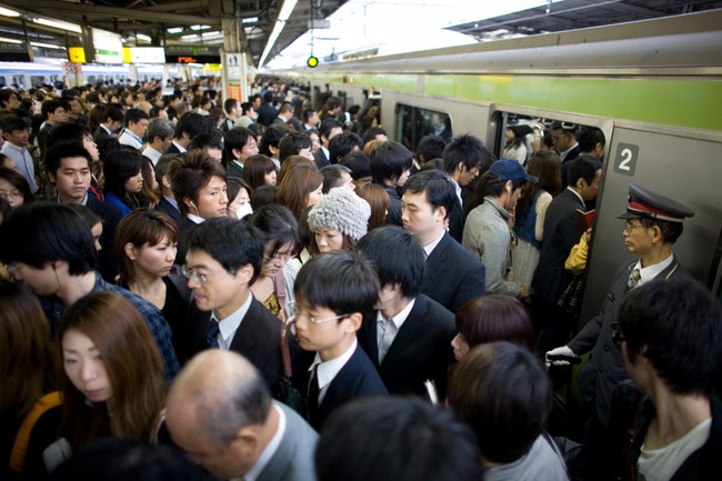 3 lý do vì sao người Nhật không sử dụng điện thoại di động khi đi tàu điện ngầm - Ảnh 2.