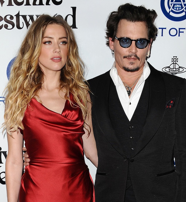 Cướp biển Johnny Depp bị vợ đệ đơn xin ly dị chỉ ít ngày sau khi mẹ qua đời - Ảnh 1.