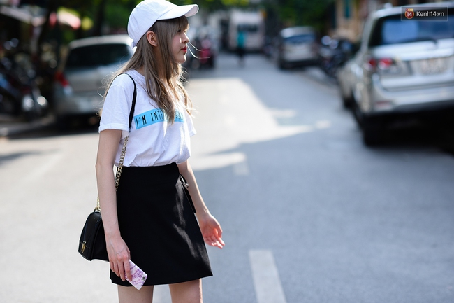 Street style 2 miền: Miền Bắc nhẹ nh&agrave;ng trong trẻo, miền Nam cool ngầu hết nấc - Ảnh 2.