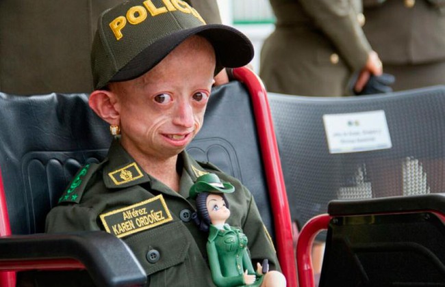 C&ocirc; b&eacute; 12 tuổi c&oacute; ngoại h&igrave;nh hệt như b&agrave; l&atilde;o 90 đ&atilde; qua đời - Ảnh 1.