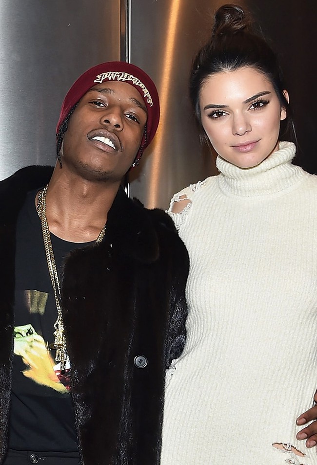Kendall Jenner lại bị đồn hẹn h&ograve; rapper khi đi club c&ugrave;ng nhau tới s&aacute;ng - Ảnh 6.