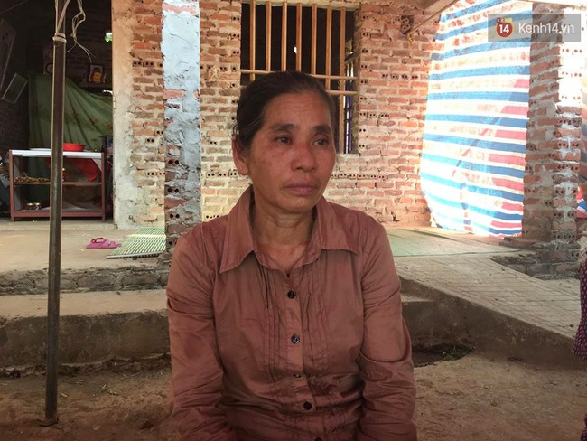 Vụ cuốn chăn đưa thi thể về nhà: “Gia đình phải vay tiền mua quan tài chôn cất con” - Ảnh 3.