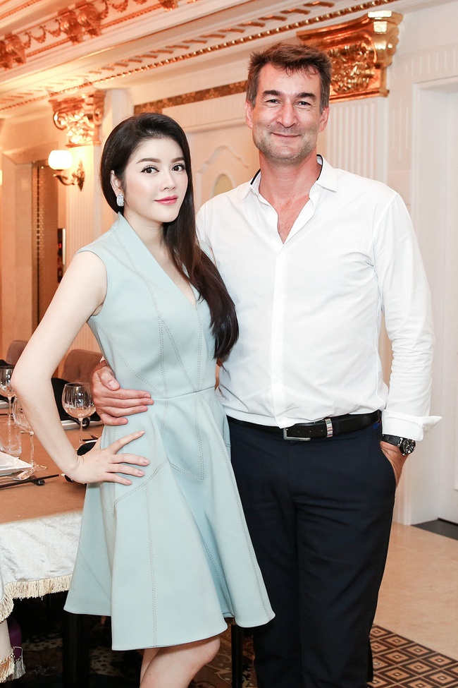 C&ograve;n 7 th&aacute;ng nữa mới đến Cannes 2017 nhưng L&yacute; Nh&atilde; Kỳ đ&atilde; chuẩn bị cho sự xuất hiện ho&agrave;nh tr&aacute;ng - Ảnh 1.
