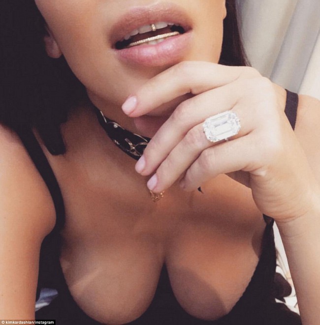 Kim Kardashian lo lộ tin nhắn, hình ảnh nhạy cảm với chồng trong hai chiếc điện thoại bị cướp - Ảnh 3.